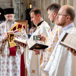Priesterweihe Byzantinischer Ritus im Stephansdom / Erzdiözese Wien/ Schönlaub